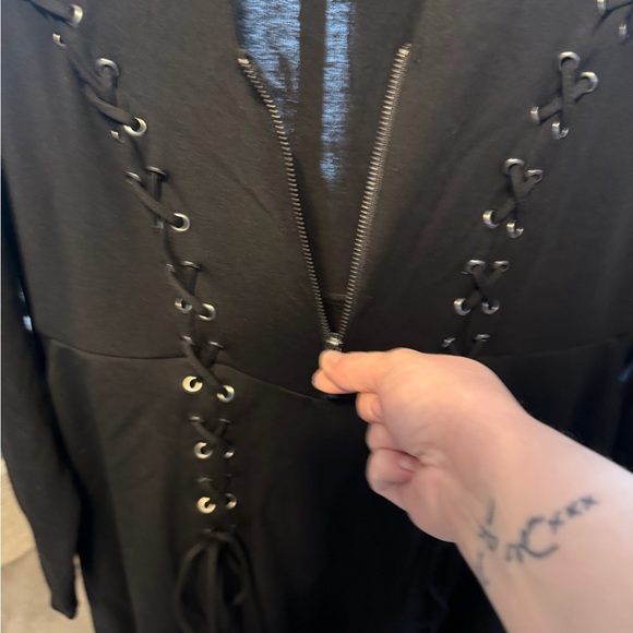 EUC Torrid Nightfall maxi dress size 1 with lace and zip front - Picture 3 of 4